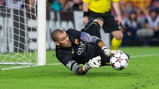  朗斯门将神扑救主零封里昂登顶积分榜  